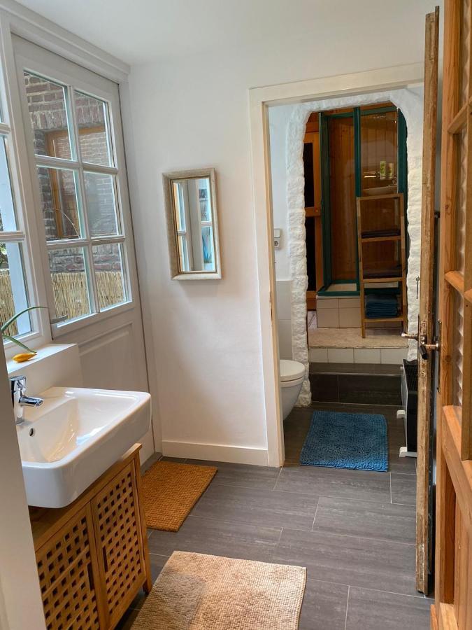Prive Sauna & Terras - Aachen Vaals Drielandenpunt エクステリア 写真